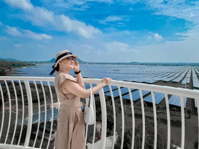 Góc chụp ảnh trên Thủy đài Sao Mai cũng được nhiều du khách yêu thích. Ảnh: Sao Mai