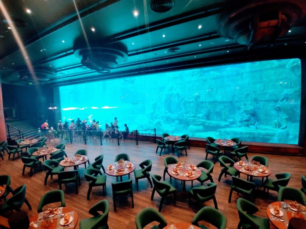 Không gian ấn tượng tại nhà hàng Deepsea Cafeteria
