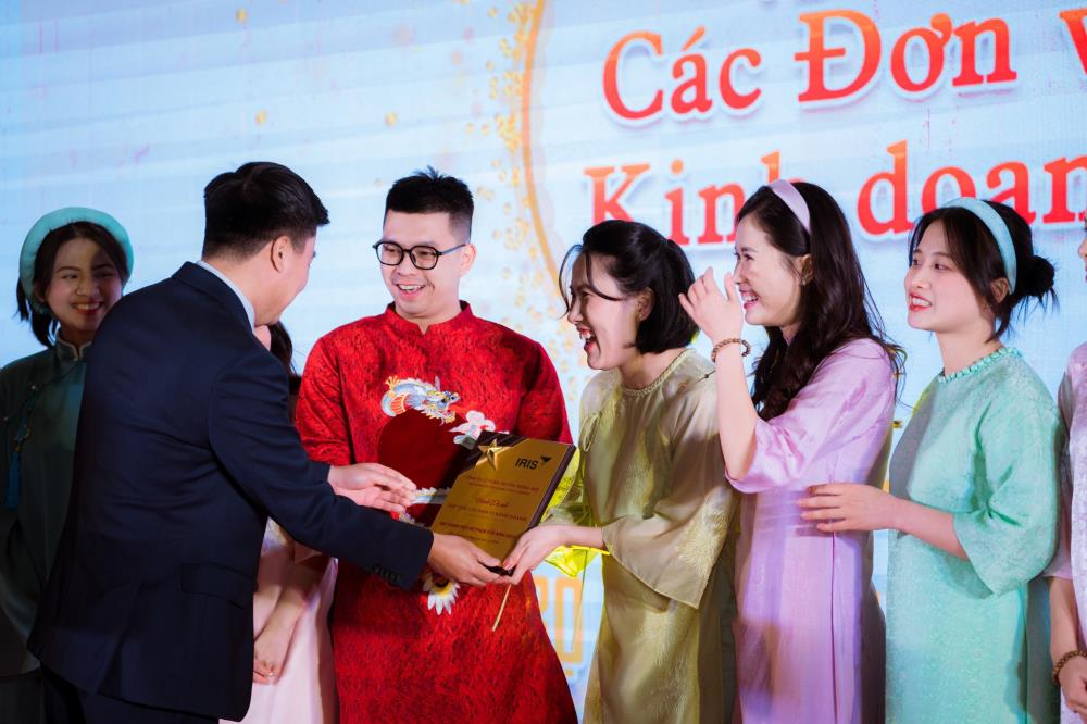 &Yacute; nghĩa của Year End Party