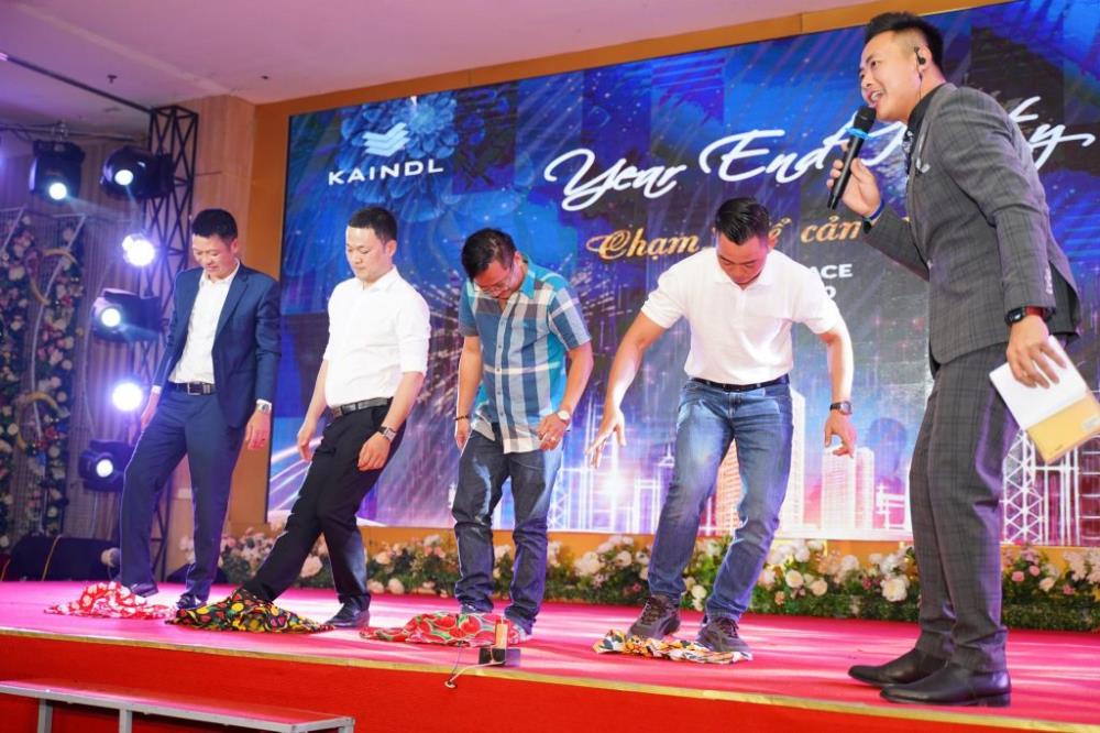 TIỆC TẤT NI&Ecirc;N YEAR END PARTY VỚI CHỦ ĐỀ:&rdquo;CHẠM, ĐỂ CẢM NHẬN&rdquo; &ndash; KRONOPOL