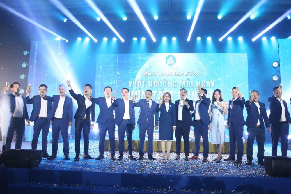 Kịch bản Year End Party chi tiết nhất 2025