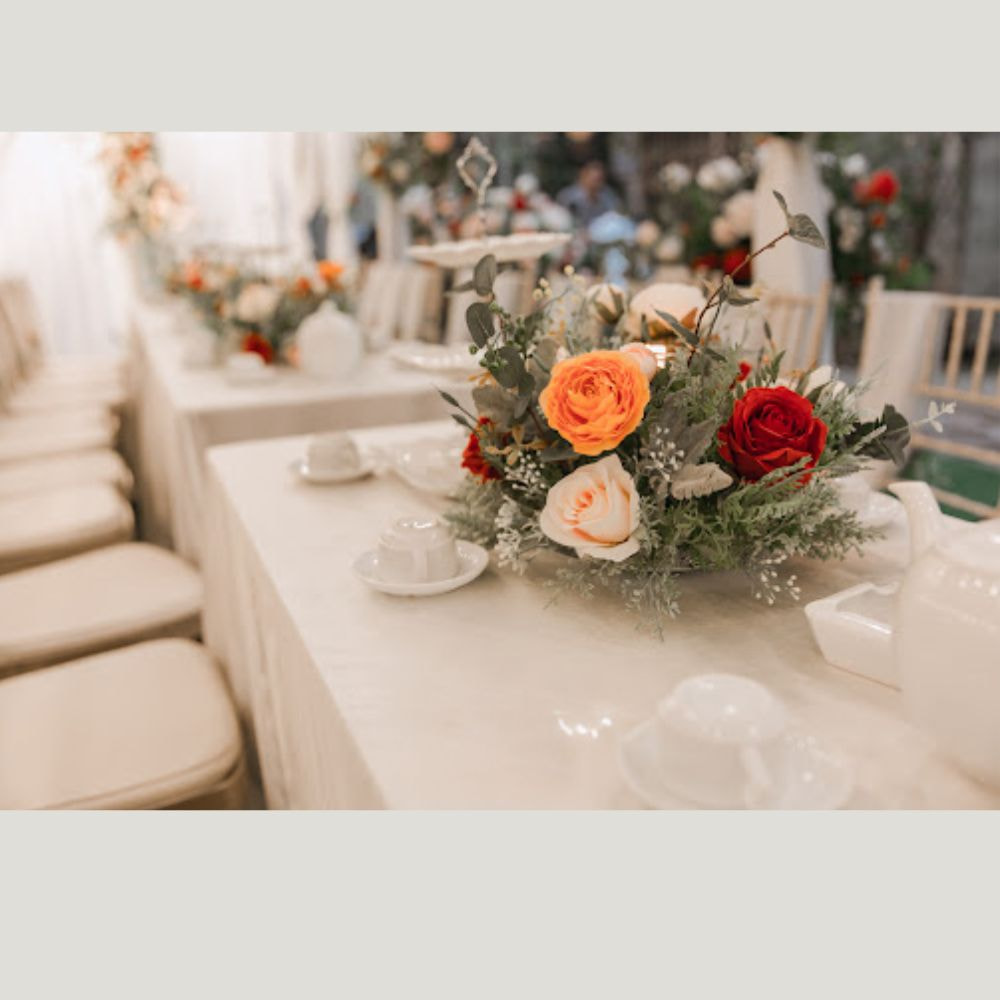 Trang tr&iacute; b&agrave;n tiệc tất ni&ecirc;n