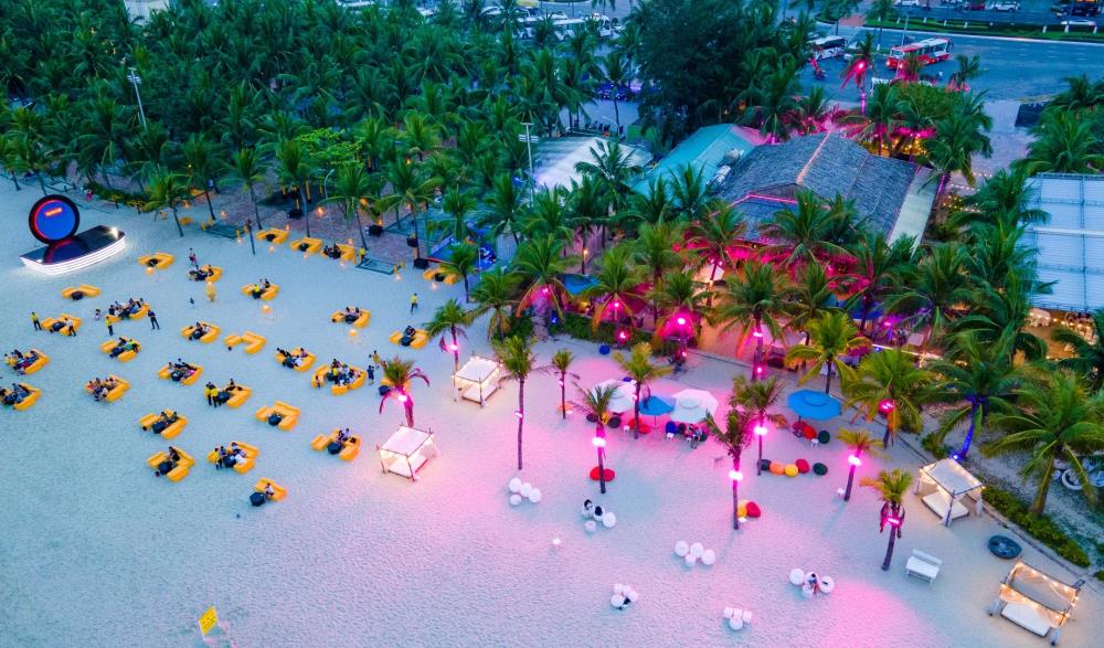 C&ocirc;ng vi&ecirc;n Biển Đ&ocirc;ng &ndash; rộng r&atilde;i, dễ setup tiệc ngo&agrave;i trời.