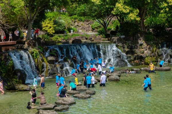 Khu du lịch Suối Đá là địa điểm lý tưởng để tổ chức những hoạt động team building mang tính thử thách