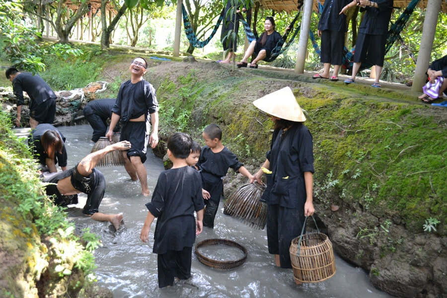 Team building Cần Thơ trên sông