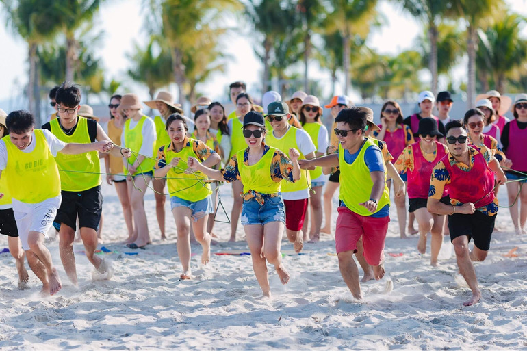 Tổ chức team building tại bãi biển Cát Cò 1, Cát Cò 2, Cát Cò 3