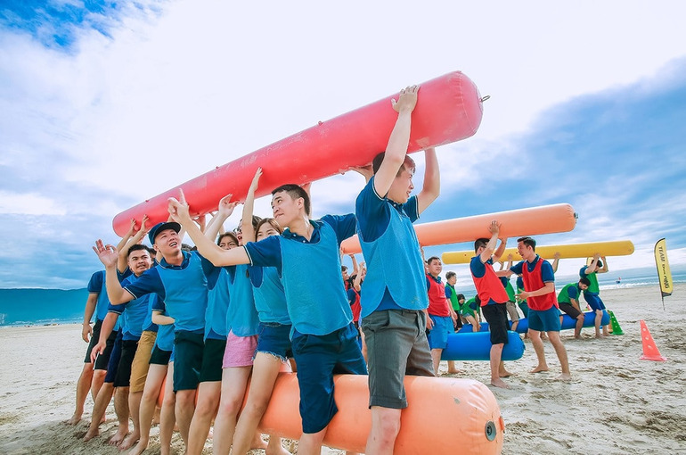 Tổ chức team building trên đảo Nam Cát