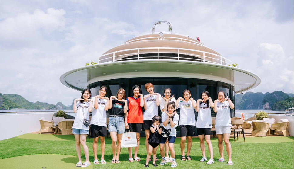 Độc đáo và mới lạ với trải nghiệm team building trên du thuyền tại Vịnh Hạ Long
