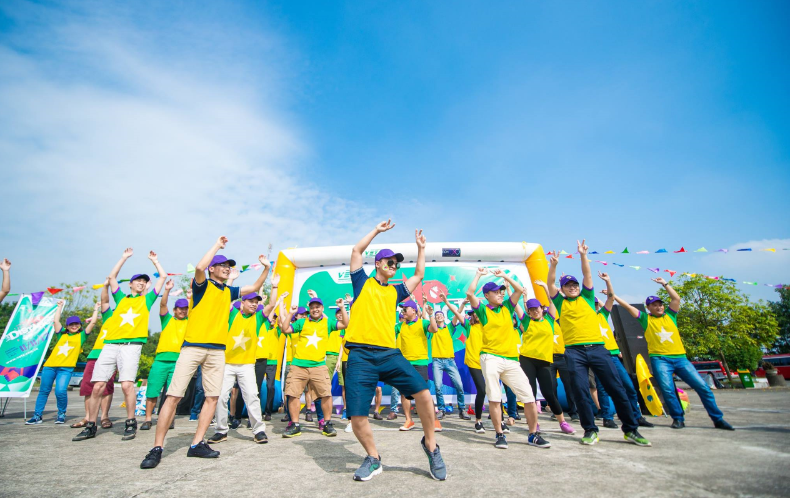 Các hoạt động team building sôi động.