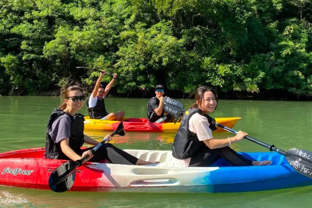 Chèo thuyền Kayak tại Hồ Thiên Nga
